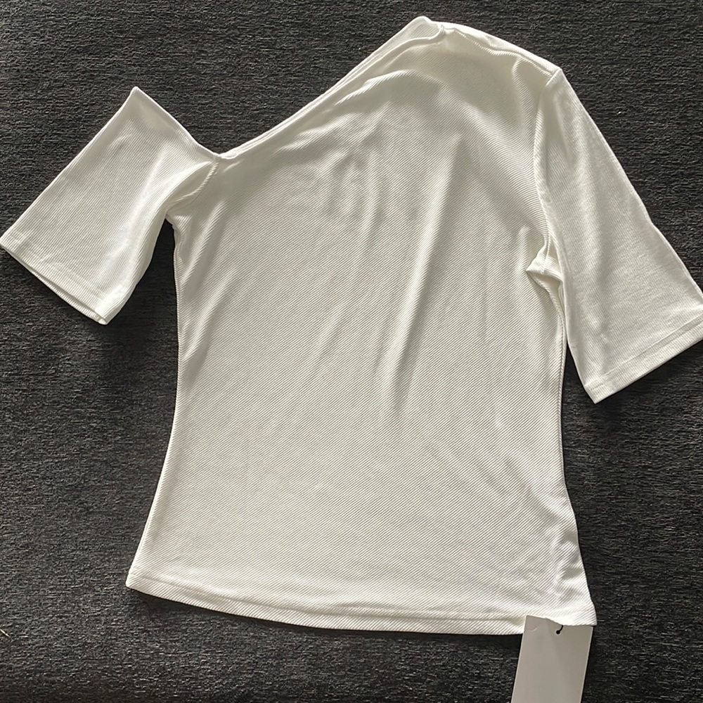 White asymmetric top